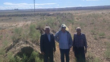 از ایستگاه تحقیقاتی، آموزشی و ترویجی پخش سیلاب بر آبخوان پلدشت بازدید کرد