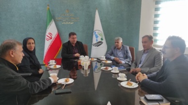 در راستای بررسی راهکارهای مقابله با بیابان‌زایی و گرد و غبار در حوزه دریاچه ارومیه